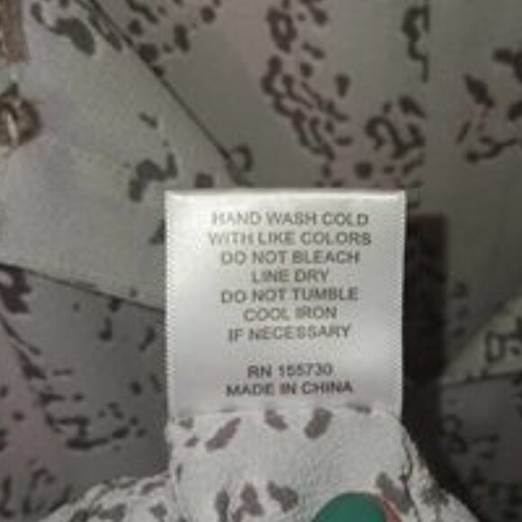 Rose + Olive Tunic Blouse Size Medium - Picture 9 of 14